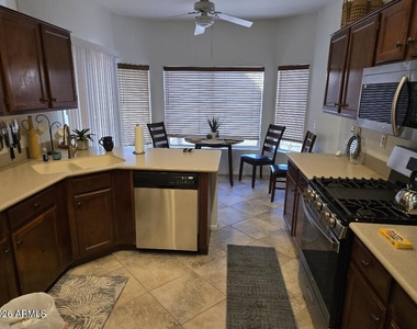 15036 W Yosemite Drive - Photo Thumbnail 5