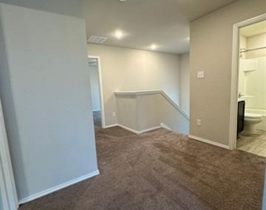 6033 Seguin Court - Photo Thumbnail 14