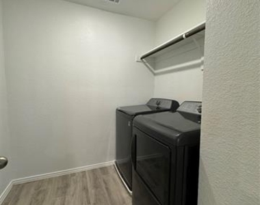 6033 Seguin Court - Photo Thumbnail 13