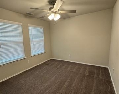6033 Seguin Court - Photo Thumbnail 11