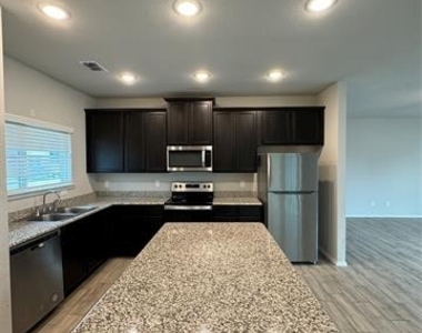 6033 Seguin Court - Photo Thumbnail 3