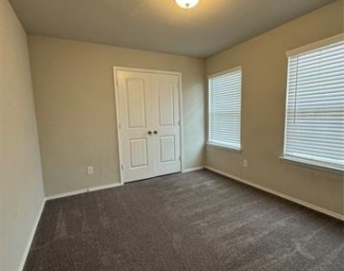 6033 Seguin Court - Photo Thumbnail 10