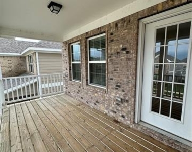 6033 Seguin Court - Photo Thumbnail 21
