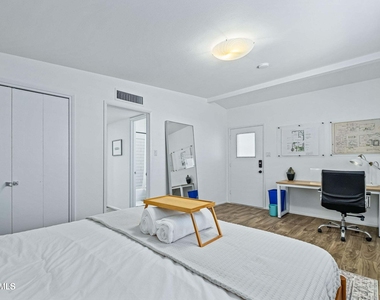 2107 S Ventura Drive - Photo Thumbnail 19