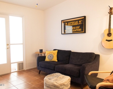 2107 S Ventura Drive - Photo Thumbnail 16
