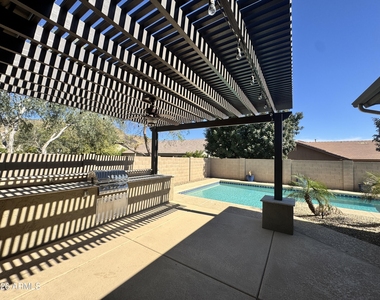 26723 N 52nd Drive - Photo Thumbnail 11