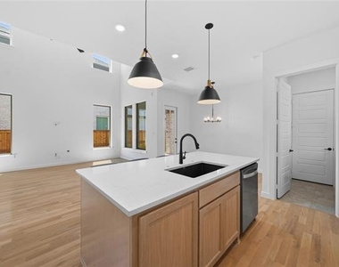 15518 Crape Myrtle Road - Photo Thumbnail 9