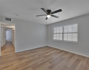 6800 Elliot Court - Photo Thumbnail 13