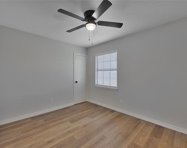 6800 Elliot Court - Photo Thumbnail 8