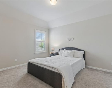 3028 Dustywood Drive - Photo Thumbnail 20