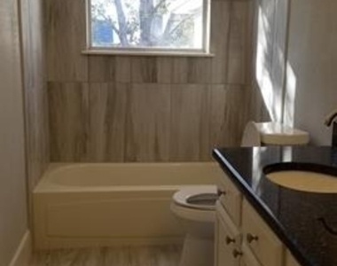 17635 Millwood Place - Photo Thumbnail 7