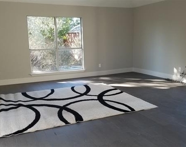 17635 Millwood Place - Photo Thumbnail 10