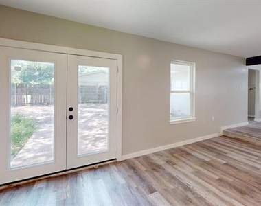 4320 Live Oak Drive - Photo Thumbnail 6