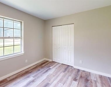 4320 Live Oak Drive - Photo Thumbnail 11