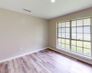 4320 Live Oak Drive - Photo Thumbnail 8