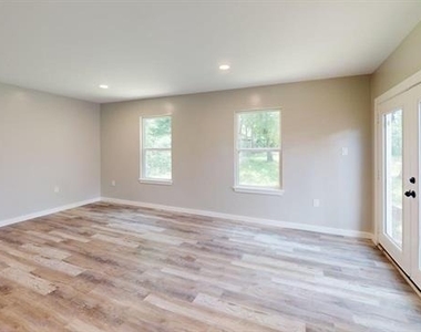 4320 Live Oak Drive - Photo Thumbnail 17