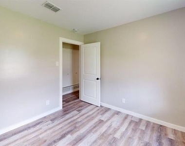 4320 Live Oak Drive - Photo Thumbnail 12
