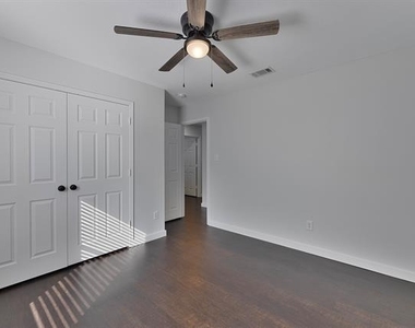605 Clearbrook Street - Photo Thumbnail 25