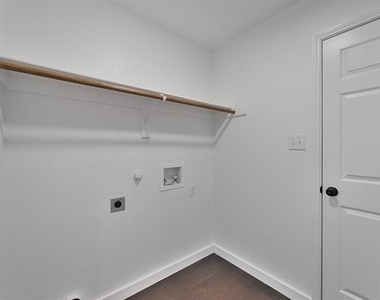 605 Clearbrook Street - Photo Thumbnail 22