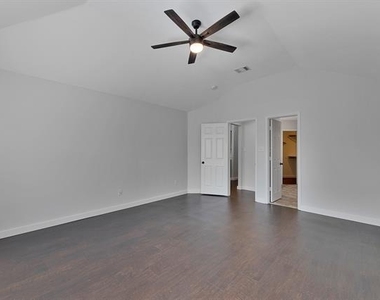 605 Clearbrook Street - Photo Thumbnail 15