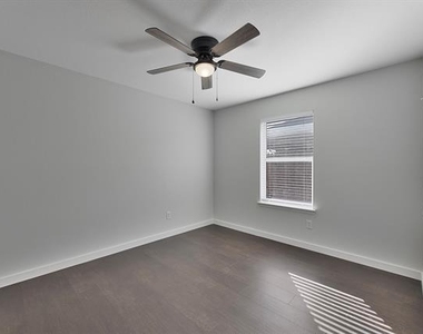 605 Clearbrook Street - Photo Thumbnail 24