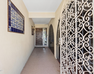 6922 E Exeter Boulevard - Photo Thumbnail 3