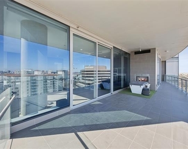 3130 N Harwood Street - Photo Thumbnail 24