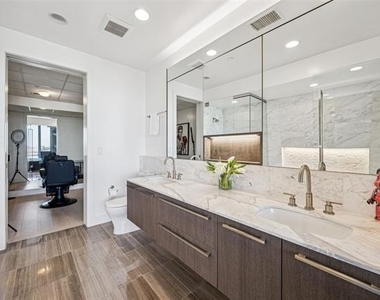 3130 N Harwood Street - Photo Thumbnail 19