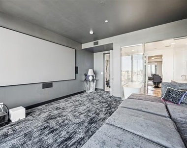 3130 N Harwood Street - Photo Thumbnail 16