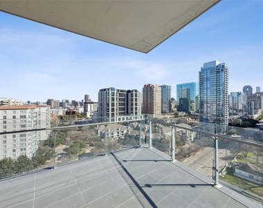 3130 N Harwood Street - Photo Thumbnail 23