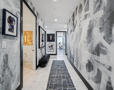 3130 N Harwood Street - Photo Thumbnail 14