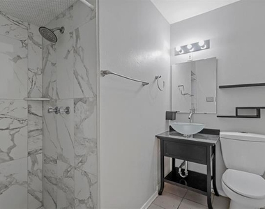 2504 S Fielder Road - Photo Thumbnail 16
