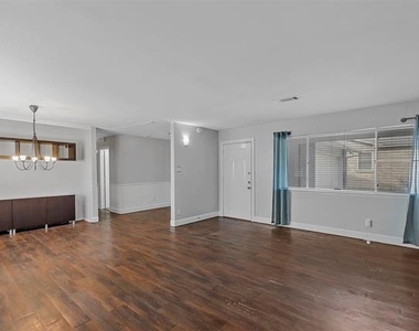 2504 S Fielder Road - Photo Thumbnail 3