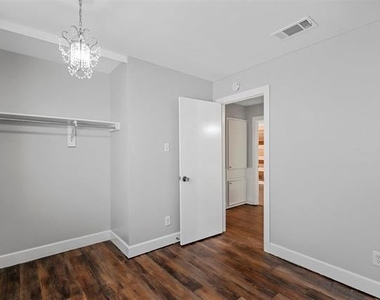 2504 S Fielder Road - Photo Thumbnail 10
