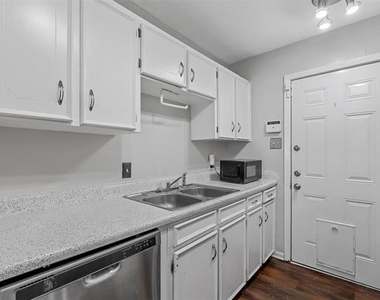 2504 S Fielder Road - Photo Thumbnail 6