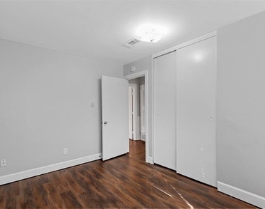 2504 S Fielder Road - Photo Thumbnail 9