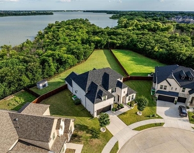 1921 Ordonez Drive - Photo Thumbnail 2