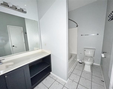 2809 Newport Avenue - Photo Thumbnail 12