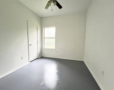 2809 Newport Avenue - Photo Thumbnail 8