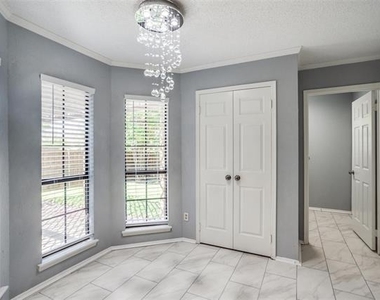 6801 Vero Drive - Photo Thumbnail 5