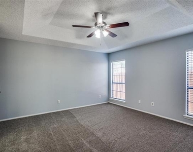 6801 Vero Drive - Photo Thumbnail 8