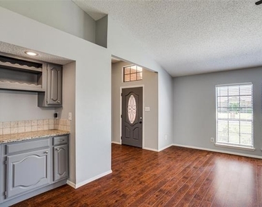 6801 Vero Drive - Photo Thumbnail 1