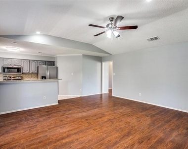 6801 Vero Drive - Photo Thumbnail 6