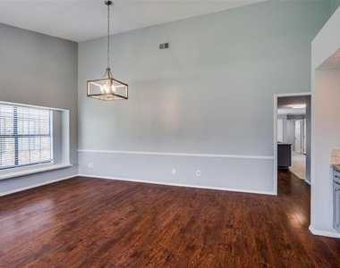 6801 Vero Drive - Photo Thumbnail 3