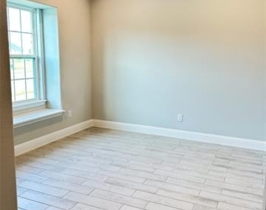 1216 Castiglione Lane - Photo Thumbnail 12