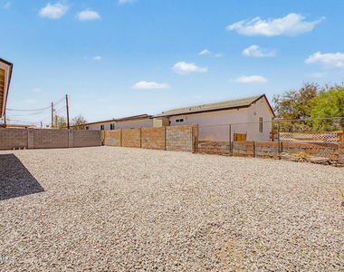5938 W Ocotillo Road - Photo Thumbnail 15