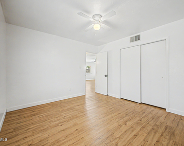 5938 W Ocotillo Road - Photo Thumbnail 10