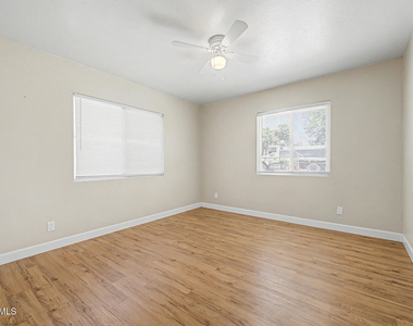 5938 W Ocotillo Road - Photo Thumbnail 11