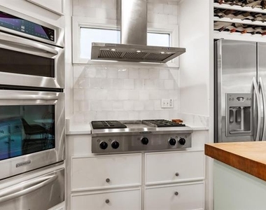 4338 Travis Street - Photo Thumbnail 10