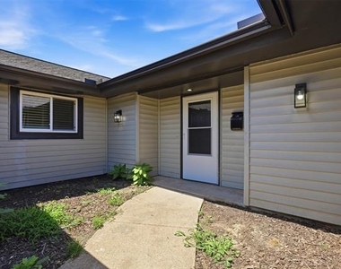 4351 Altamesa Boulevard - Photo Thumbnail 3